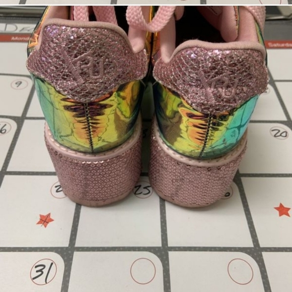 Like New Y.R.U Lala Size 7 Mermaid Platform Sneak - Picture 4 of 4